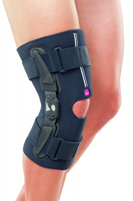 Регулируемый укороченный полужесткий коленный ортез MEDI Stabimed с шарниром physioglide
